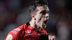 Foto: Heber Gomes/AGIF - Shaylon é um dos meio-campistas do Dragão