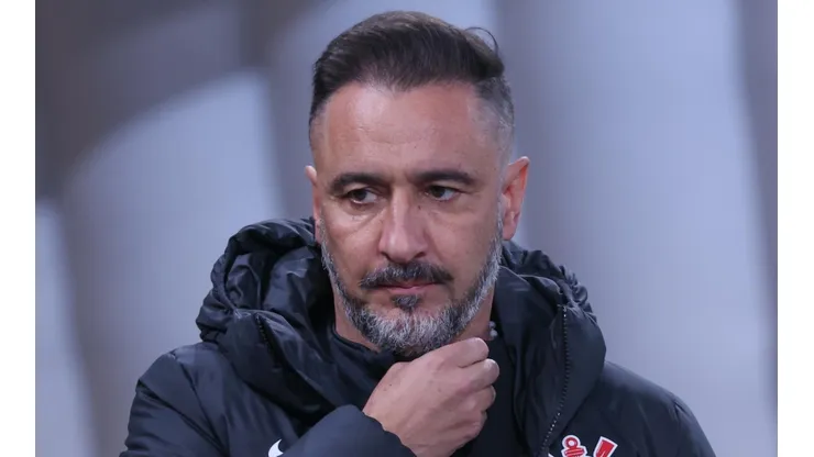 Vítor Pereira tem bolada para receber do Timão e situação revolta torcedores