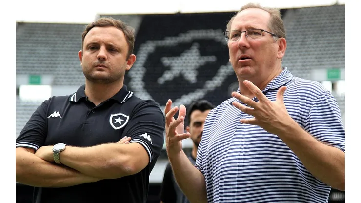 Foto: Vitor Silva/Botafogo/Divulgação - Mazzuco e Textor: Botafogo não quer pagar pelo negócio