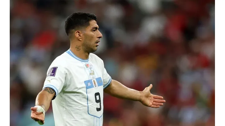 Lars Baron/Getty Images/ "Não quero falar dessa coisa"; Suárez se irrita com pergunta sobre Gana e abandona entrevista.
