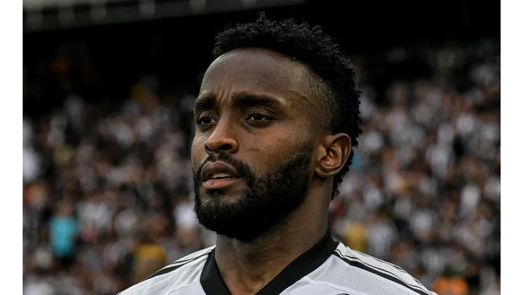 Foto: Thiago Ribeiro/AGIF - Santos não para em Mendoza e outro atacante agita mercado em 2023