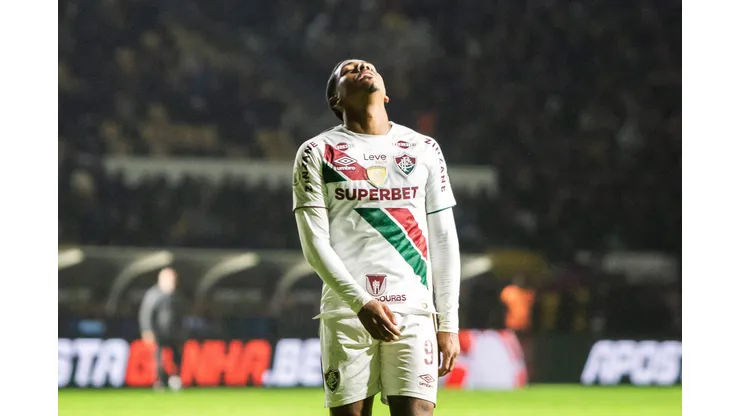 Jogador do Fluminense durante partida. Foto: Thiago Vasconcelos Dos Santos/AGIF