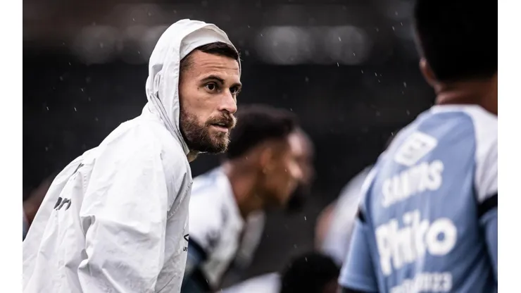 Fotos: Raul Baretta/ Santos FC / Divulgação - Lucas Lima: meia ganhou status de titular absoluto no Santos