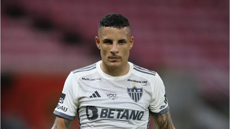 Guilherme Arana ai desfalcar o Atlético-MG. Foto: Marlon Costa/AGIF