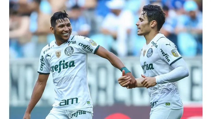Foto: Pedro H. Tesch/AGIF - Rony e Raphael Veiga foram convocados para a Seleção Brasileir