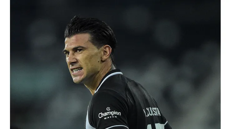 Thiago Ribeiro/AGIF. Victor Cuesta tem proposta do Bahia para deixar Botafogo.
