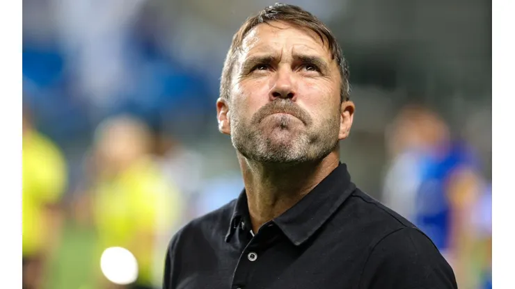 Foto: Gilson Junio/AGIF - Coudet: técnico tem deixado atacante no banco do Atlético