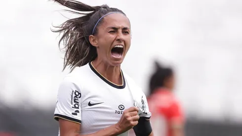 Foto: Ettore Chiereguini/AGIF – Diany marcou três gols na estreia do Corinthians no Brasileirão Feminino