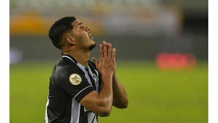 Foto: Thiago Ribeiro/AGIF - Erison tem contrato no Botafogo até o fim de 2025