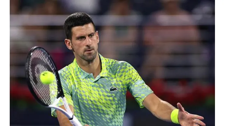 Djokovic busca chegar à semi de Dubai