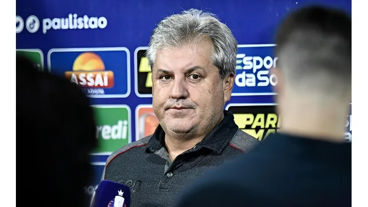 Foto: Ronaldo Barreto/NetLusa - Gilson Kleina ainda acredita na permanência da Portuguesa na Série A