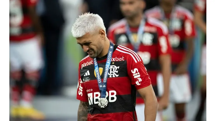 Jorge Rodrigues/AGIF. Arrascaeta perdeu a primeira cobrança de pênaltis do Flamengo na decisão