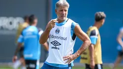 Foto: Lucas Uebel/Grêmio/Divulgação - Renato: técnico viu destaque do Grêmio ser baixa em treino