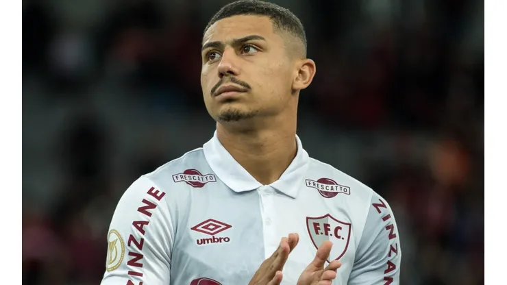 Foto: Robson Mafra/AGIF - André: volante do Fluminense está pendurado no Estadual