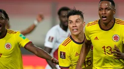 Foto: Martin Mejia - Pool/Getty Images - Matheus Uribe (no meio) está na mira do Flamengo para 2023