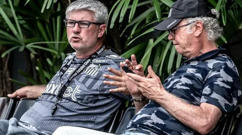 Foto: Ivan Storti/Santos FC/Divulgação – Odair e Falcão: dupla gostou do rendimento do meia