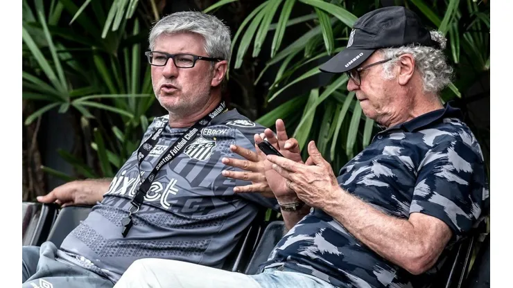 Foto: Ivan Storti/Santos FC/Divulgação - Odair e Falcão: dupla gostou do rendimento do meia