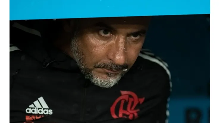 Foto: Jorge Rodrigues/AGIF - Vítor Pereira vive situação quase insustentável no Flamengo.