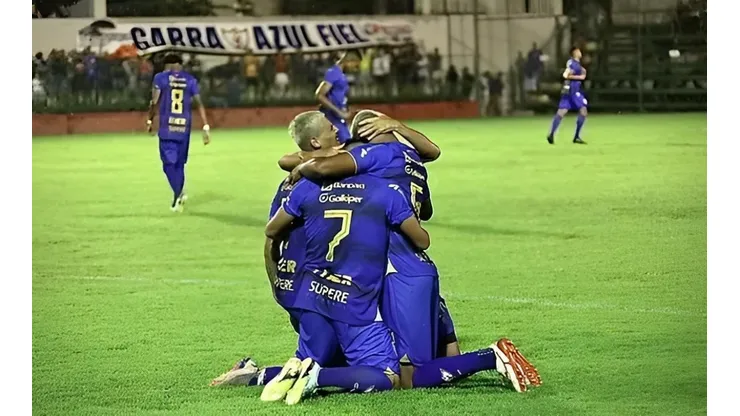 https://br.bolavip.com/futebol/Parabens-para-quem-contratou-Torcida-do-Goias-pistola-com-eliminacao-e-faz-lista-de-dispensas-20230315-0208.html?utm_source=brbolavip_fb&utm_campaign=jor17&utm_medium=fmkt T1: "Parabéns para quem contratou"; Torcida do Goiás 'pistola' com eliminação e faz lista de dispensas CTA Goiás: Mais uma atuação ruim do time. No jogo já deixou a desejar, praticamente não criou nada. Nos pênaltis, então... Acho que não treinaram.