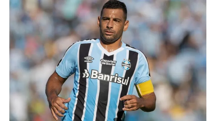 Foto: Lucas Uebel/Grêmio/Divulgação - Diego Souza: medalhão deve anunciar aposentadoria em breve