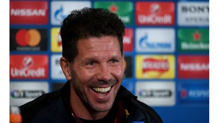 Foto: Ross Kinnaird/Getty Images - Simeone teve experiência com Gustavo Assunção, sondado pelo Inter