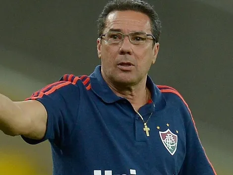 Diniz recebe 'chamada' ao vivo de Luxemburgo sobre postura ao comandar Fluminense