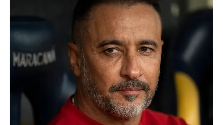 Vítor Pereira influencia e medalhão deve dar adeus ao Flamengo