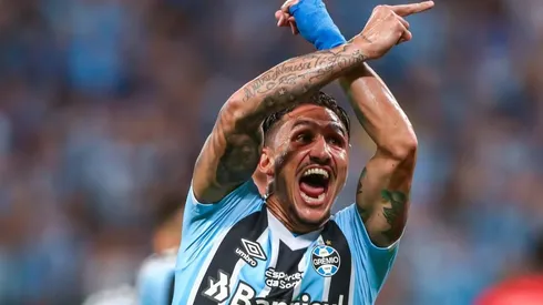 Foto: Lucas Uebel/Grêmio/Divulgação - Vina: meia-atacante assumiu titularidade no Grêmio