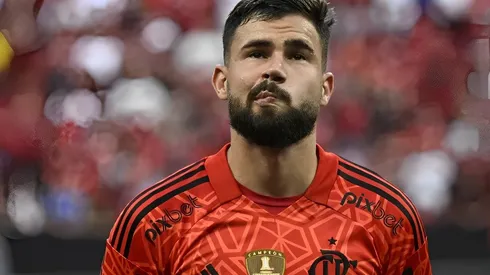 Matheus Cunha, goleiro do Flamengo, na partida contra o Botafogo — Foto: Mateus Bonomi/AGIF