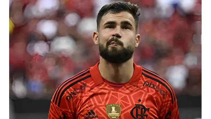 Matheus Cunha, goleiro do Flamengo, na partida contra o Botafogo — Foto: Mateus Bonomi/AGIF