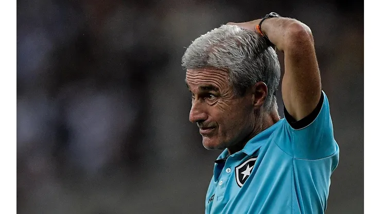 Thiago Ribeiro/AGIF - Castro no comando do Botafogo.