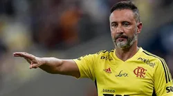 Foto: Thiago Ribeiro/AGIF - Português está sendo muito cobrado pela torcida.