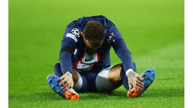 Foto: Clve Rose/Getty Images - Neymar está fora desta temporada