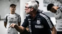 Foto: Raul Baretta/ Santos FC - Odair no vestiário da partida contra o Iguatu.