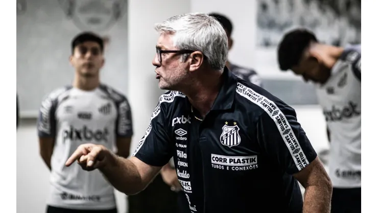 Foto: Raul Baretta/ Santos FC - Odair no vestiário da partida contra o Iguatu.