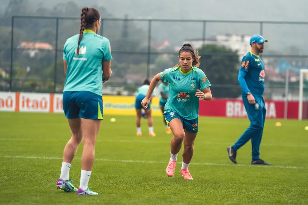 Angelina em treino da Seleção Brasileira Feminina. Divulgação/Fabio Souza/CBF. 