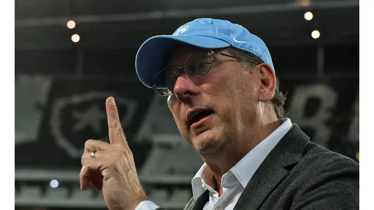 John Textor nem imagina que é o verdadeiro rival do Verdão