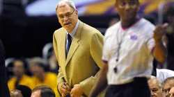Phil Jackson, em 2001, quando comandou os Lakers (Foto: Donald Miralle/Allsport)