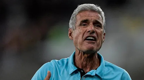 Luís Castro recebe notícia inesperada sobre saída do Botafogo