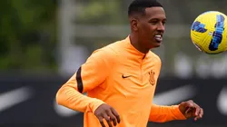 Foto: Rodrigo Coca / Ag.Corinthians / Divulgação - Robert Renan: zagueiro sonha com retorno ao Corinthians