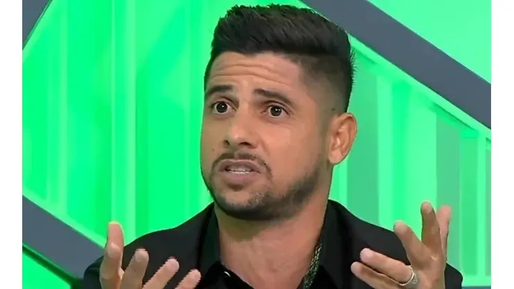 Foto: (Reprodução/SBT) - Cicinho confia no sucesso do Cruzeiro na Série A