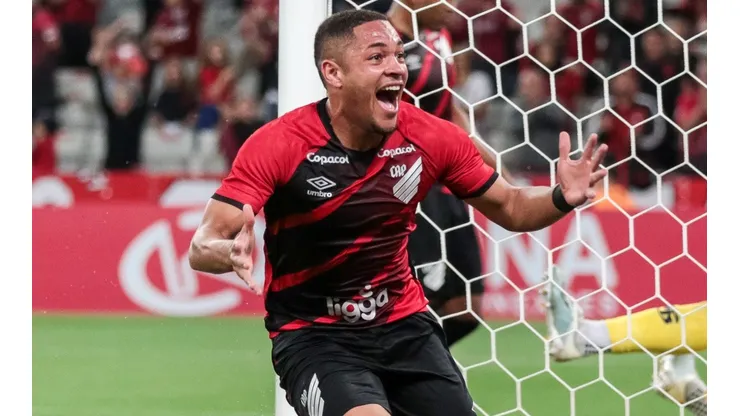 Foto: Robson Mafra/AGIF - Vitor Roque é cobiçado pela Europa