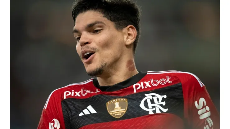 Foto: Jorge Rodrigues/AGIF - Ayrton Lucas marcou o último gol da vitória do Flamengo