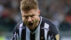 Eduardo Sasha com a camisa do Galo - Foto: Fernando Moreno/AGIF