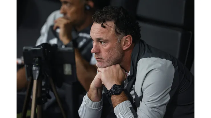 Gabriel Milito tem o Atlético-MG com boa vantagem diante do CRB.