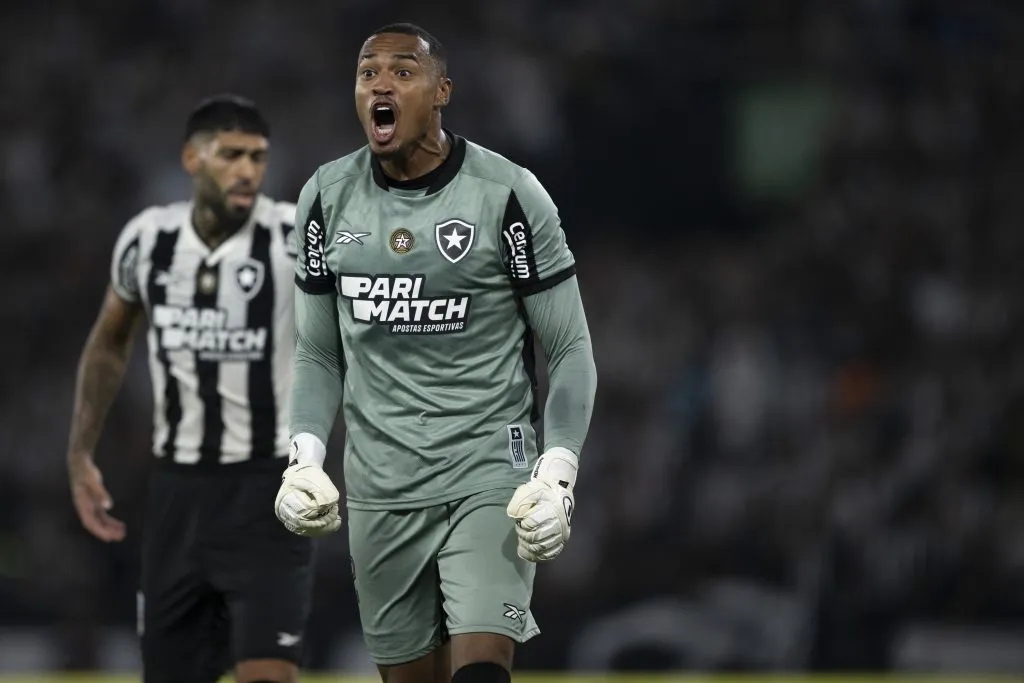 O arqueiro do Botafogo é o melhor da competição