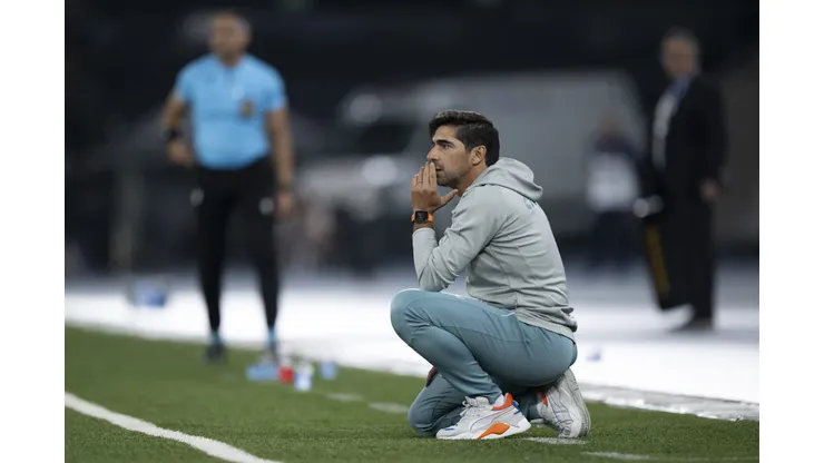 Abel Ferreira vai para mais um mata-mata diante do Flamengo.