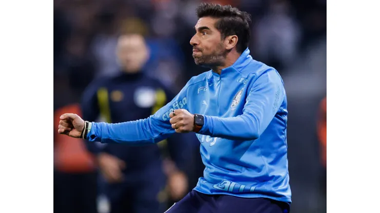 SAO PAULO, BRAZIL - AUGUST 13: Abel Ferreira, head coach of Palmeiras reacts during a match between Corinthians and Palmeiras as part of Brasileirao Series A 2022 at Neo Quimica Arena on August 13, 2022 in Sao Paulo, Brazil. (Photo by Alexandre Schneider/Getty Images)
