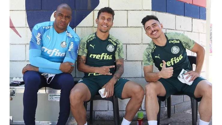 Foto: Cesar Greco - Willian (à direita) está vindo a Curitiba para assinar com o Athletico