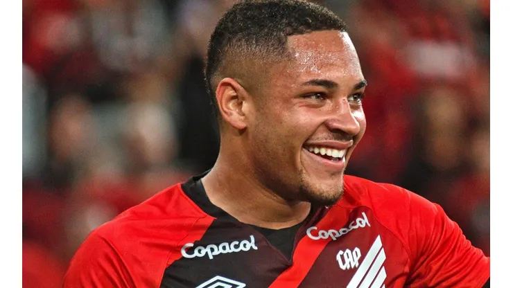 Foto: Gabriel Machado/AGIF - Vitor Roque: jovem do Athletico está valorizado no mercado
